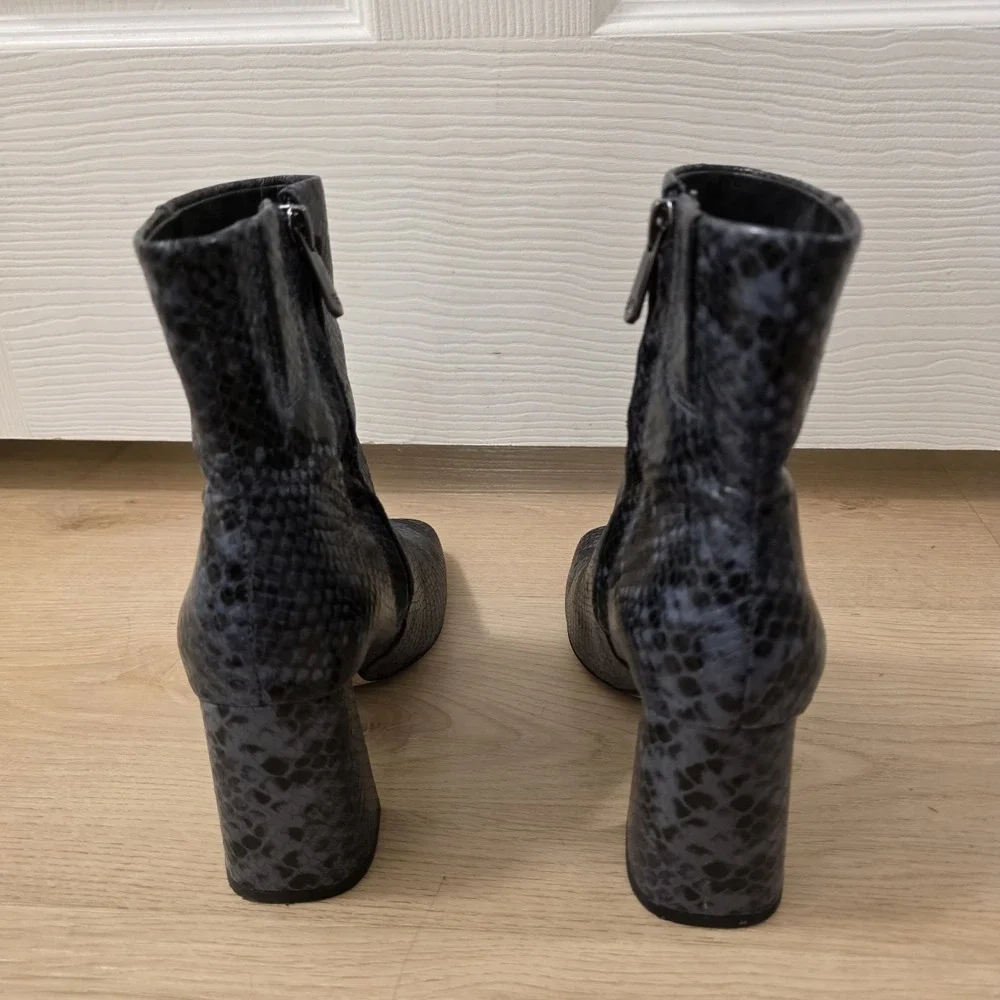 Sam Edelman Blue Black Snakeskin Going Out Avant Garde Codie Ankle Booties Sz‎ 5